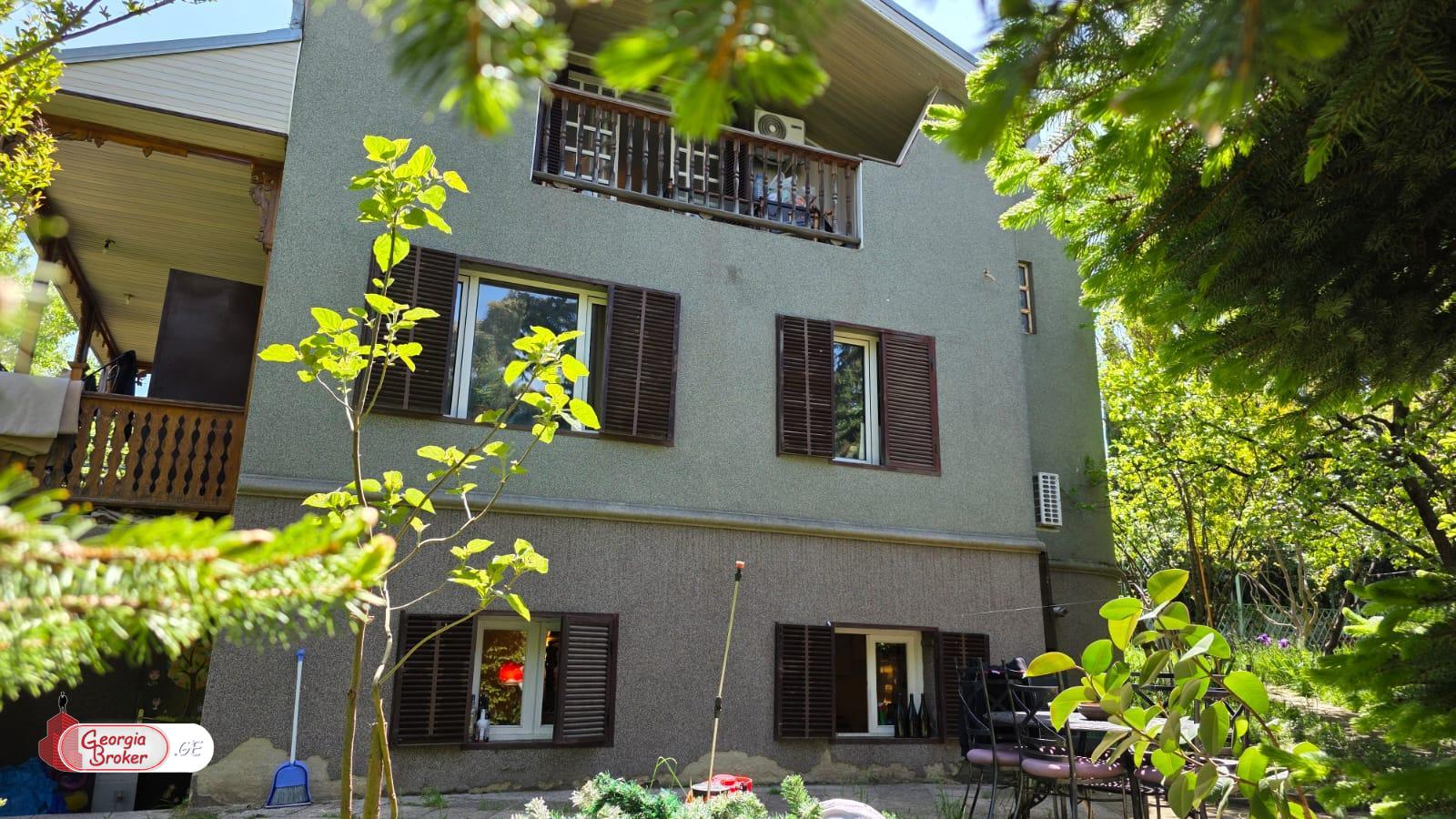 nearly repaired 7-room house for sale
